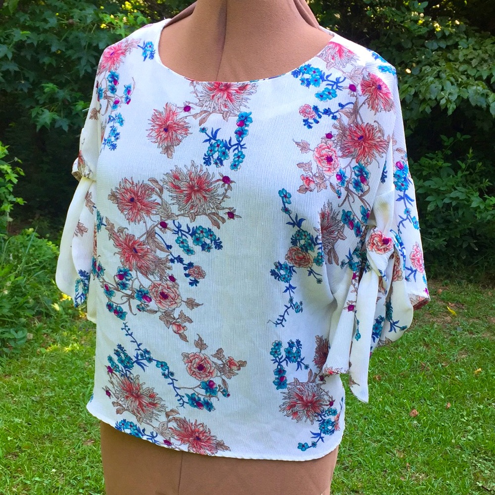 🌸Kontrol Floral Top🌸